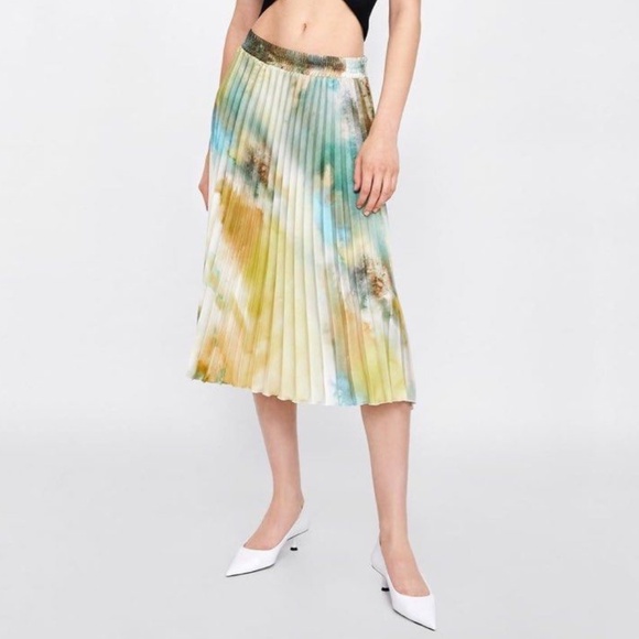 Zara Dresses & Skirts - Zara tie dye pleated midi skirt XS